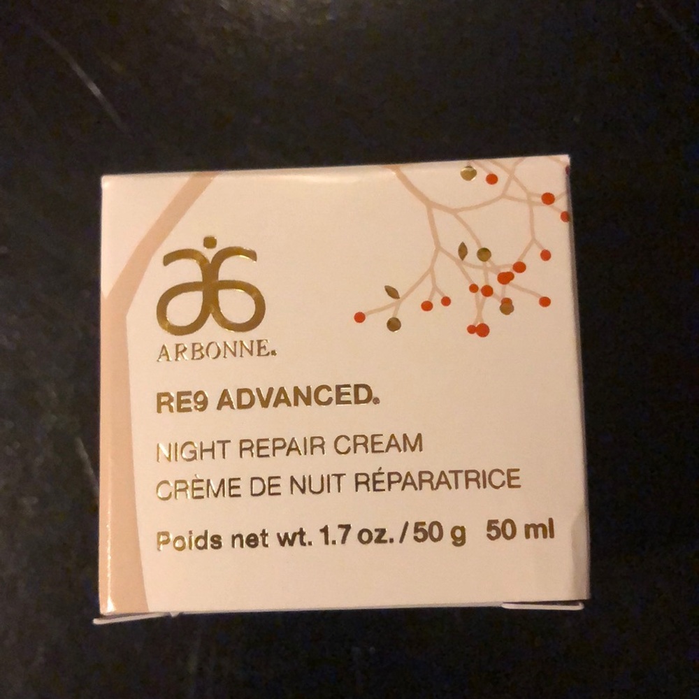 Arbonne RE9 advanced night repair cream